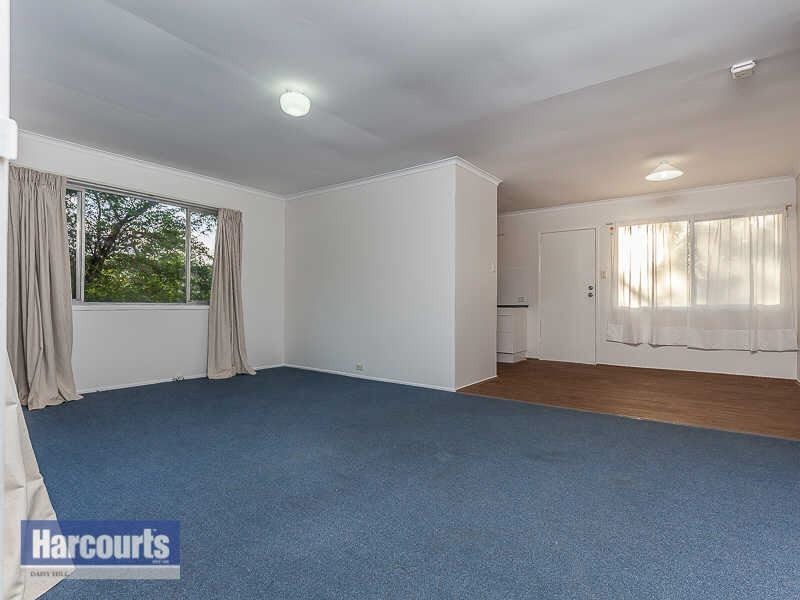 27 Conifer St, Daisy Hill QLD 4127