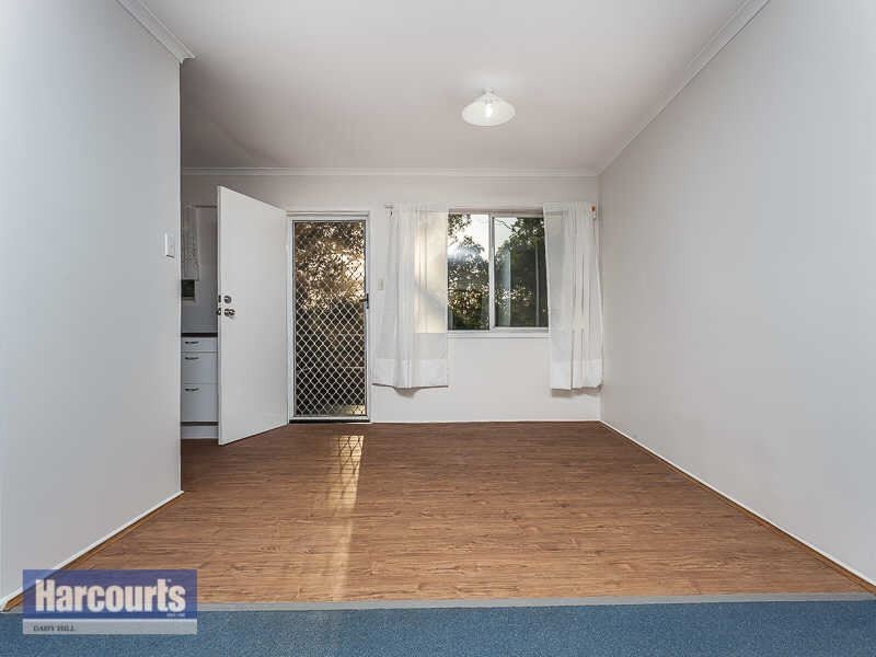 27 Conifer St, Daisy Hill QLD 4127