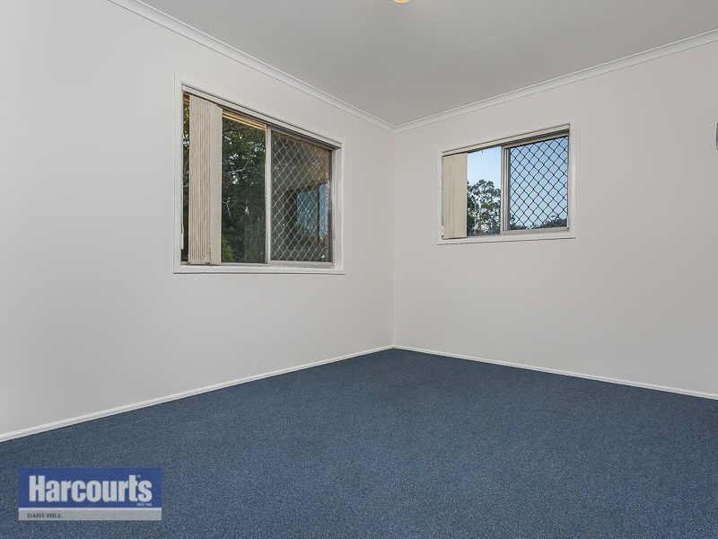 27 Conifer St, Daisy Hill QLD 4127