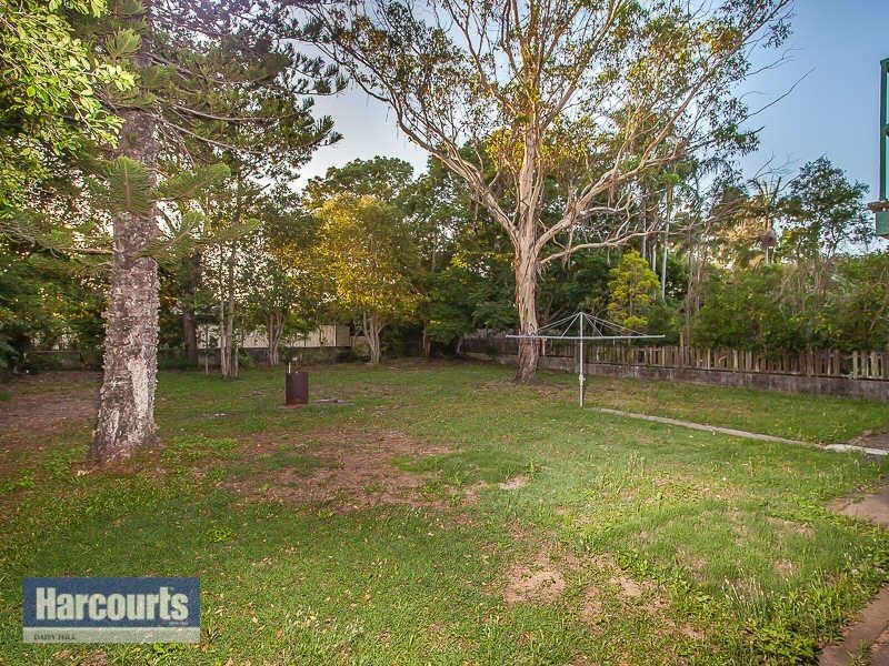 27 Conifer St, Daisy Hill QLD 4127