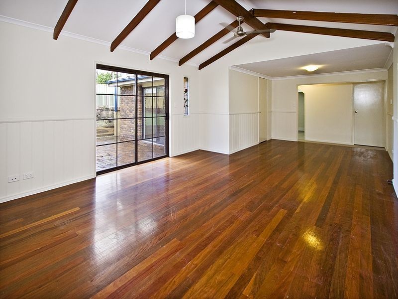18 Brentwood Drive, Daisy Hill QLD 4127