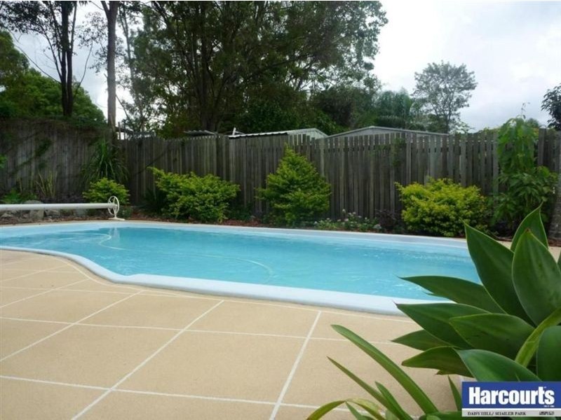 14 Lobelia Ave, Daisy Hill QLD 4127