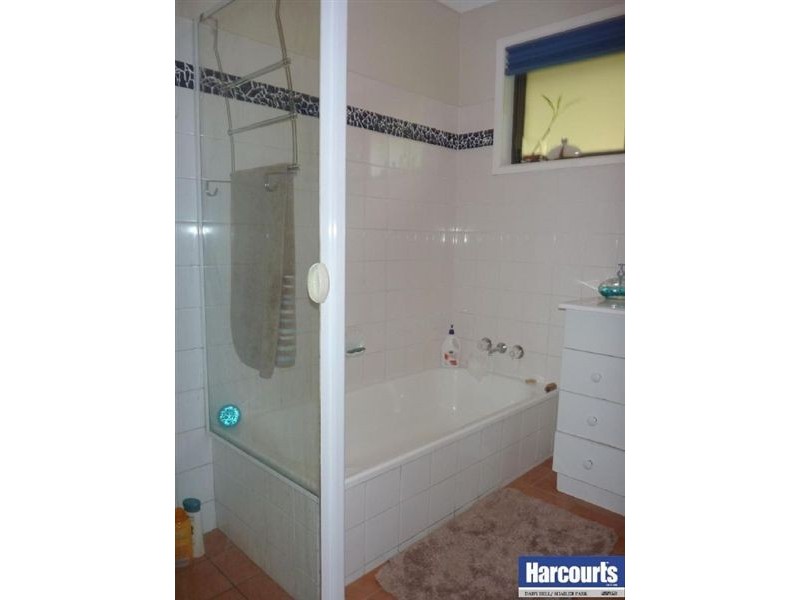 14 Lobelia Ave, Daisy Hill QLD 4127