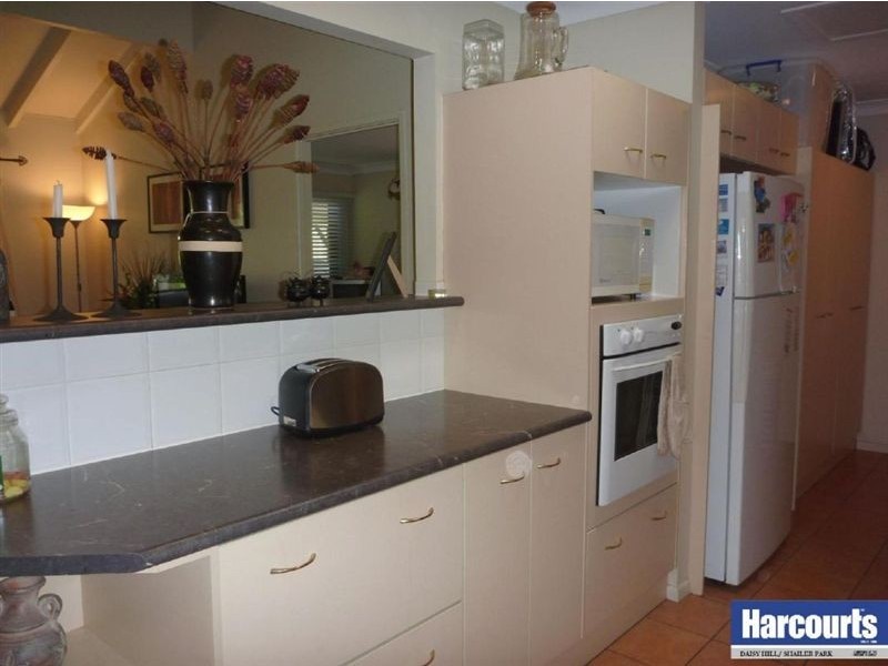 14 Lobelia Ave, Daisy Hill QLD 4127