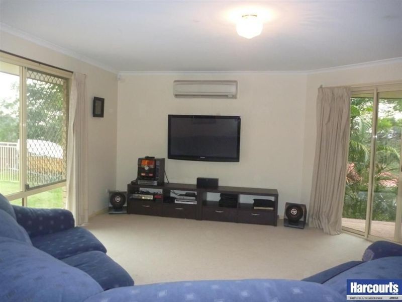98 Plantain Rd, Shailer Park QLD 4128