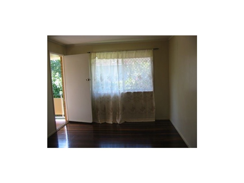 8 Bellis Street, Daisy Hill QLD 4127