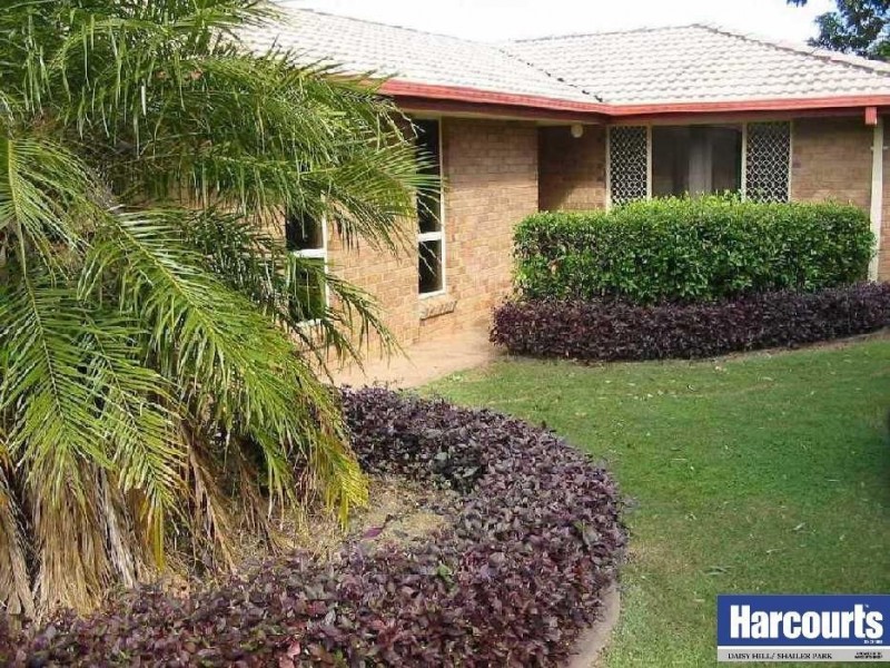 105 Pohon Drive, Tanah Merah QLD 4128