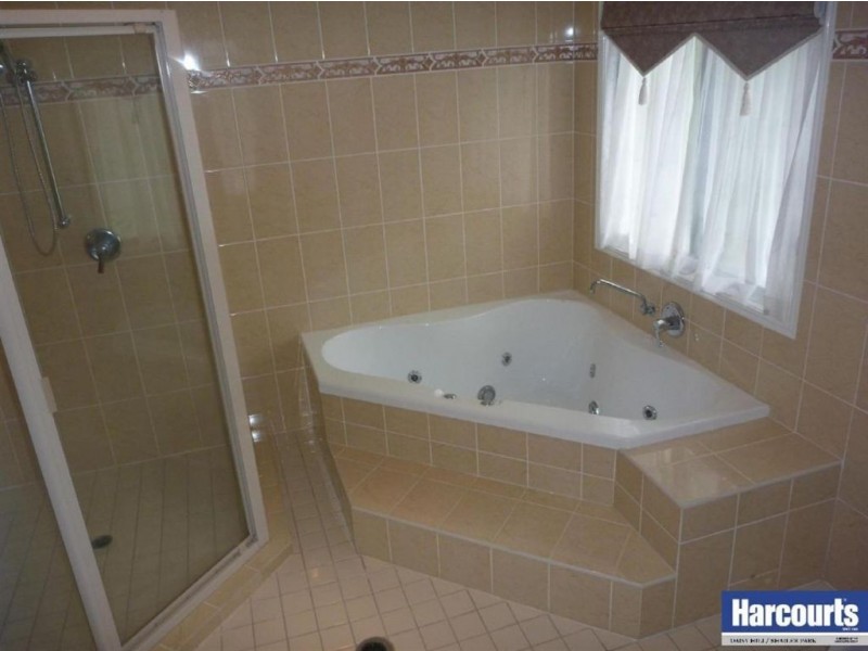 29 Tahan Cresent, Tanah Merah QLD 4128