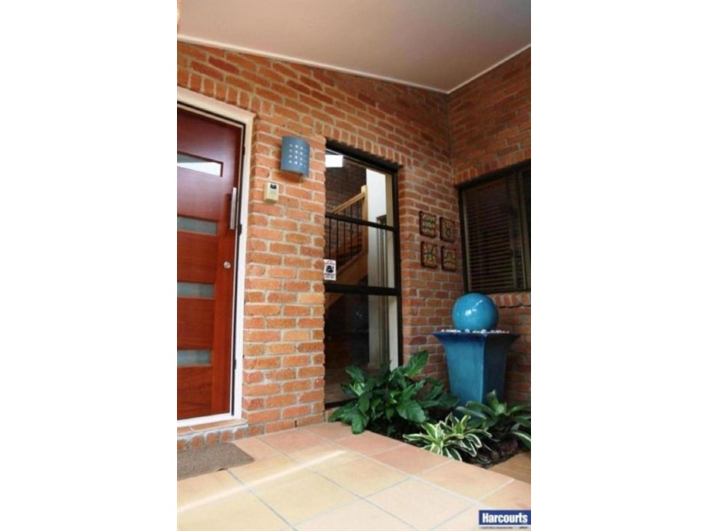 10 Quondare Court, Springwood QLD 4127