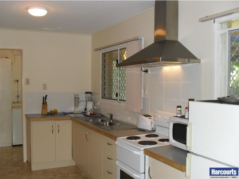 28-30 Brisbane Street, Kingston QLD 4114