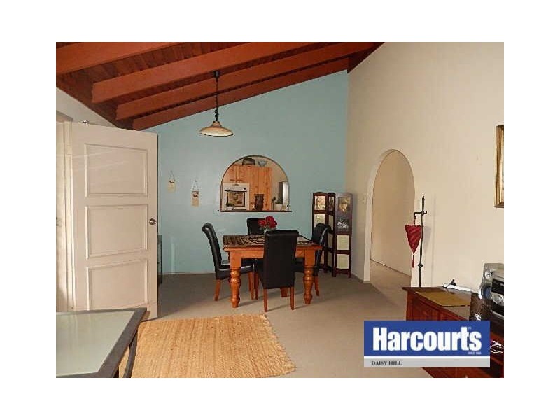 11 Boronia Ave, Daisy Hill QLD 4127