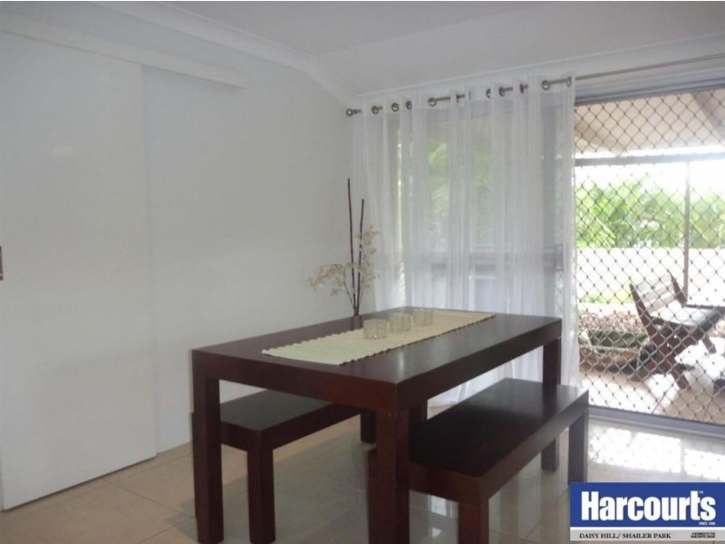 17 Boronia Ave, Daisy Hill QLD 4127