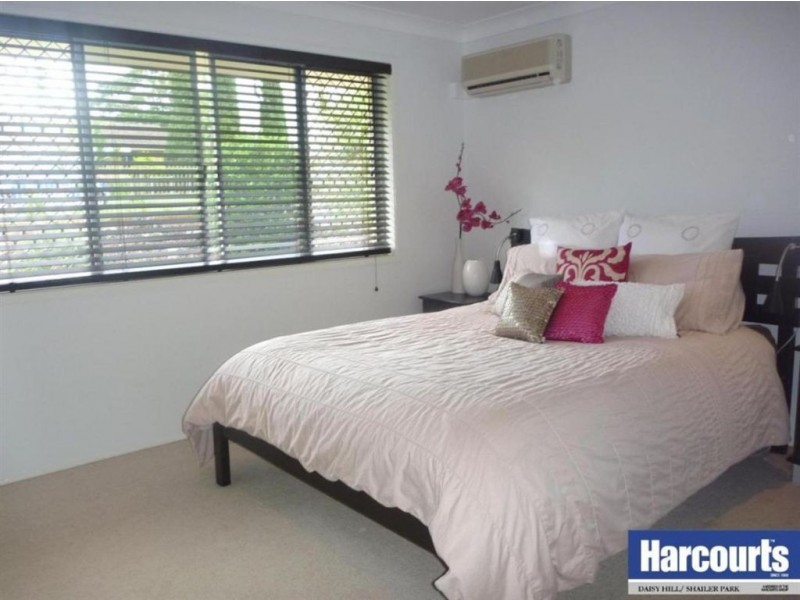 17 Boronia Ave, Daisy Hill QLD 4127