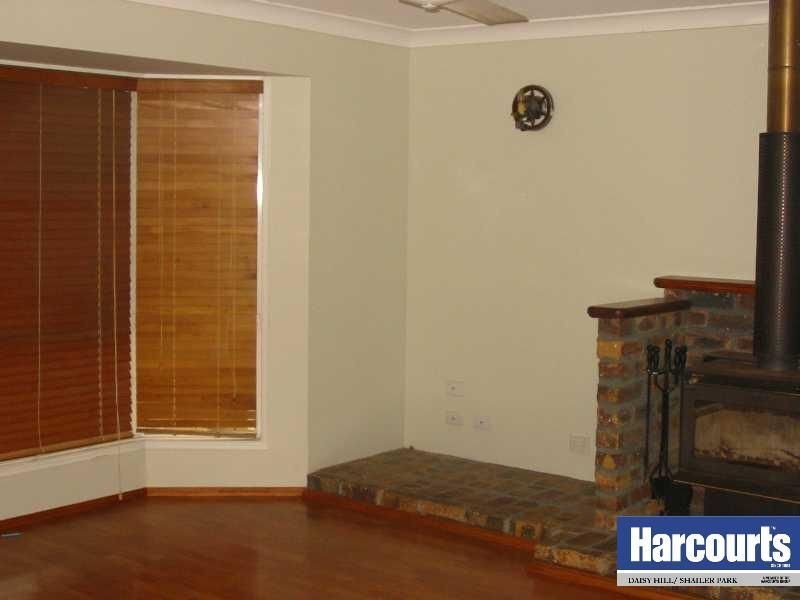 3 Brigalow Street, Daisy Hill QLD 4127