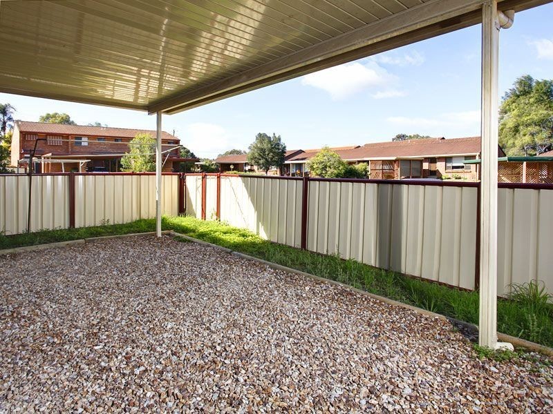 27/7 Chamberlain Avenue, Rochedale South QLD 4123