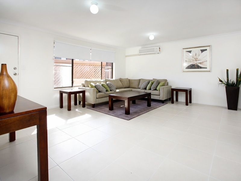 27/7 Chamberlain Avenue, Rochedale South QLD 4123