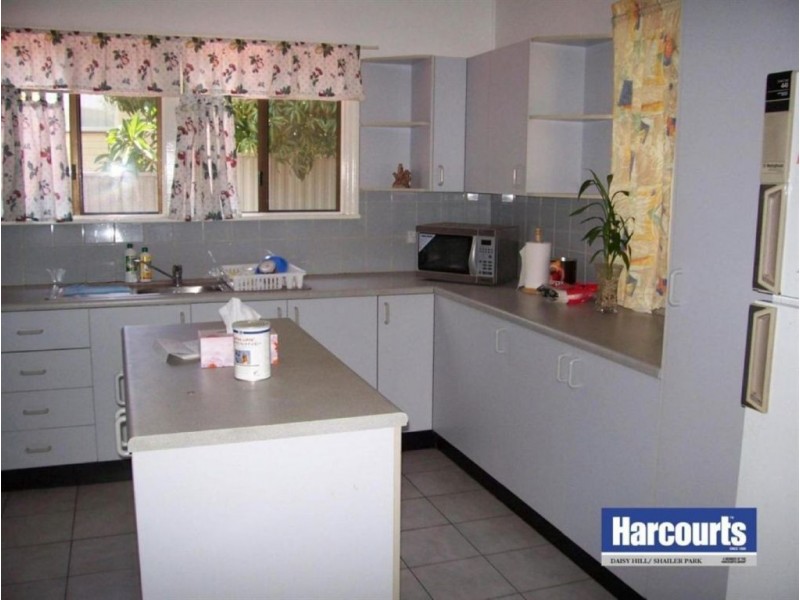 46 Dennis Road, Springwood QLD 4127