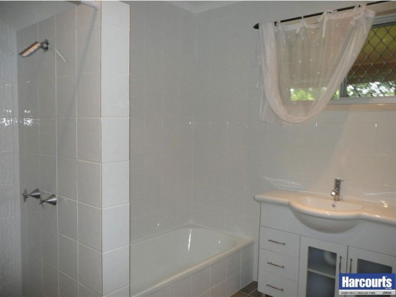 12 Coolcrest St, Daisy Hill QLD 4127