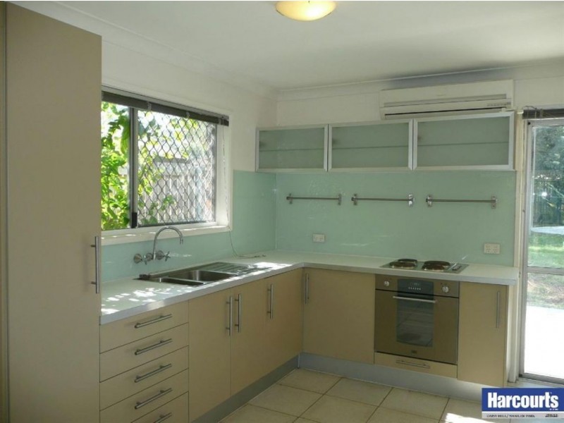 6 Moore street, Loganlea QLD 4131