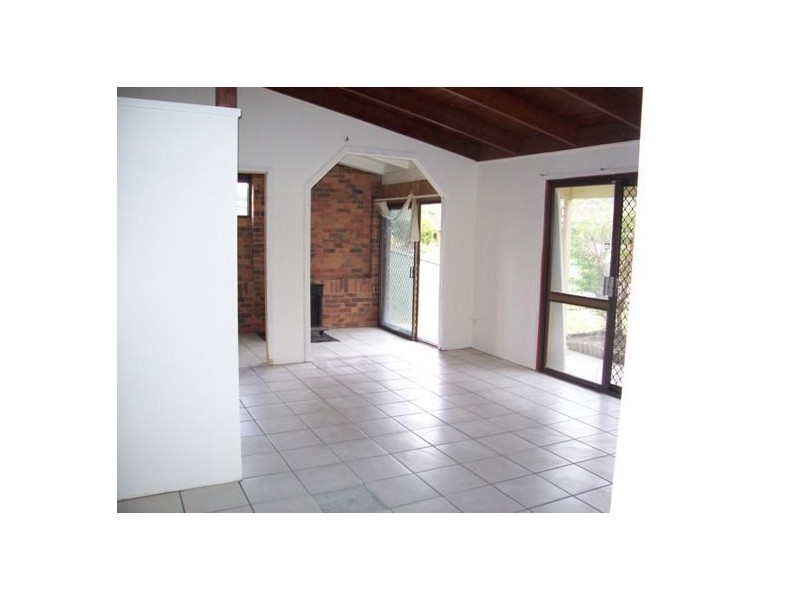 24 Willoughby Cres, Springwood QLD 4127