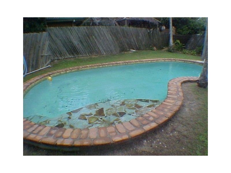 24 Willoughby Cres, Springwood QLD 4127