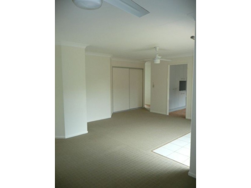 4 Lohr Crt, Meadowbrook QLD 4131