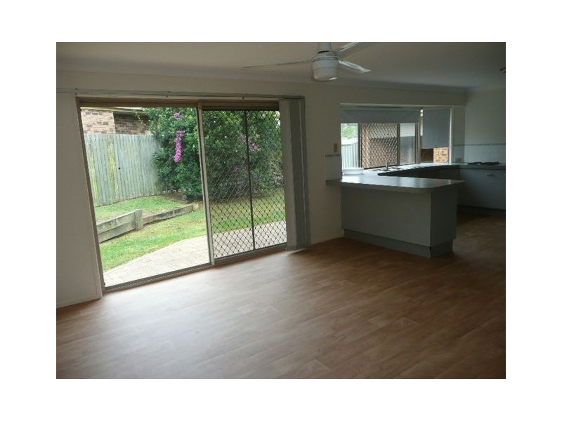 4 Lohr Crt, Meadowbrook QLD 4131