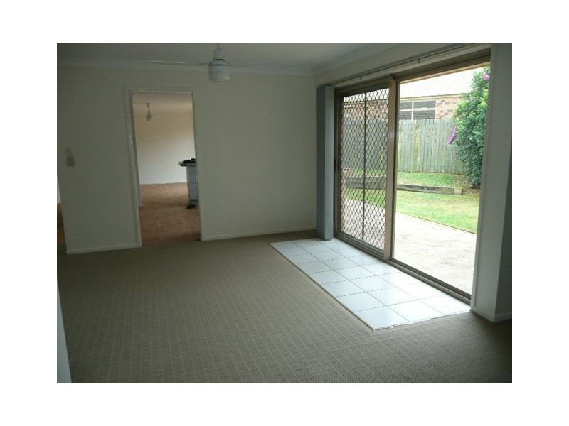 4 Lohr Crt, Meadowbrook QLD 4131