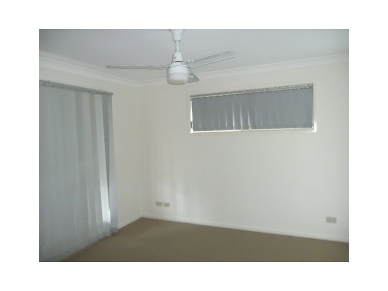 4 Lohr Crt, Meadowbrook QLD 4131