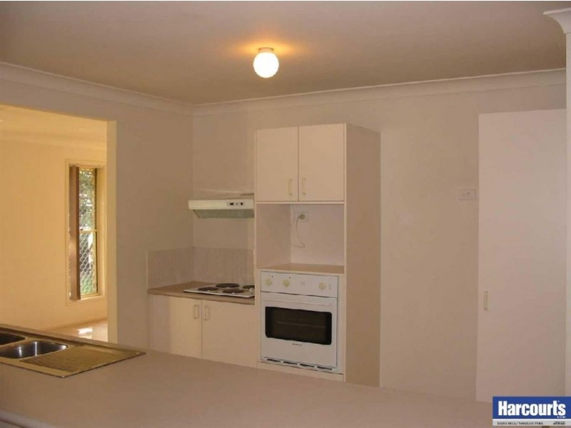 105 Pohon Drive, Tanah Merah QLD 4128