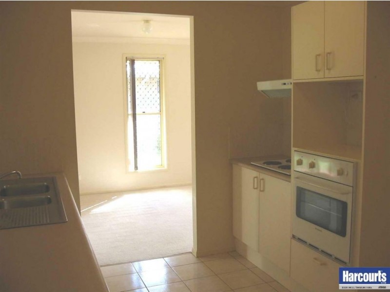 105 Pohon Drive, Tanah Merah QLD 4128