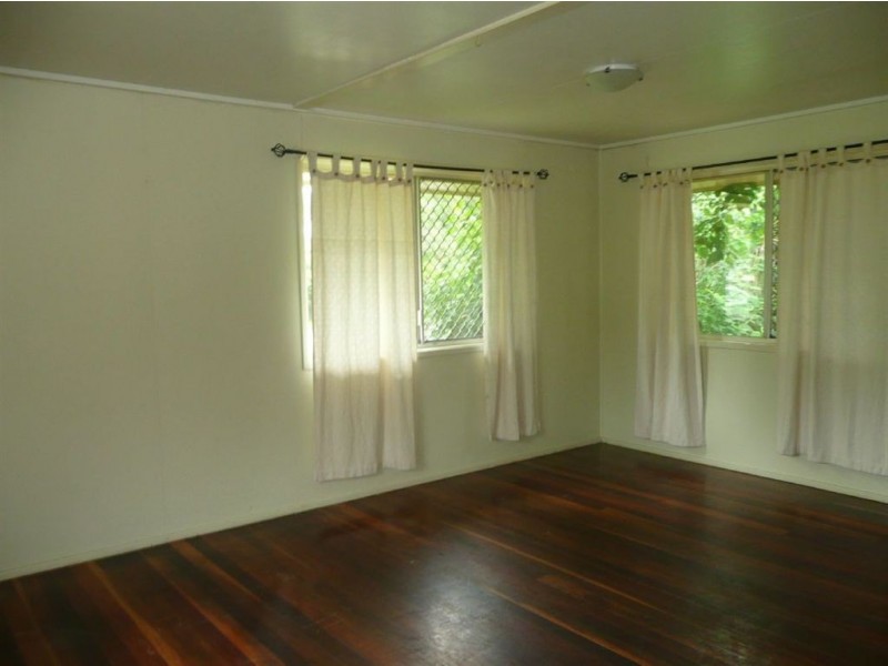 8 Bellis Street, Daisy Hill QLD 4127