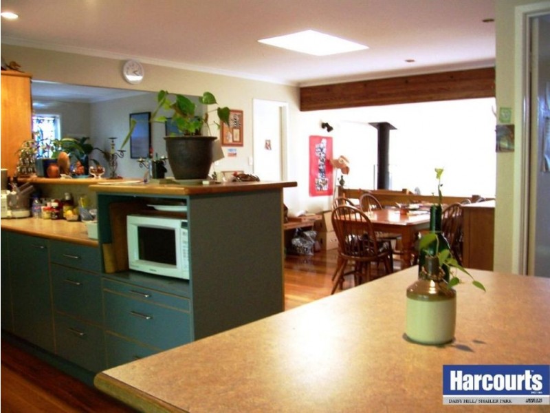 21 Parkway Road, Daisy Hill QLD 4127