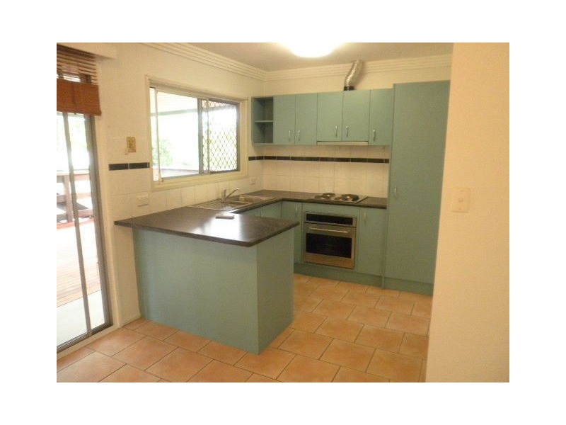 5 Clivia Crescent, Daisy Hill QLD 4127