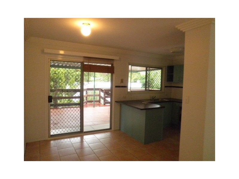 5 Clivia Crescent, Daisy Hill QLD 4127