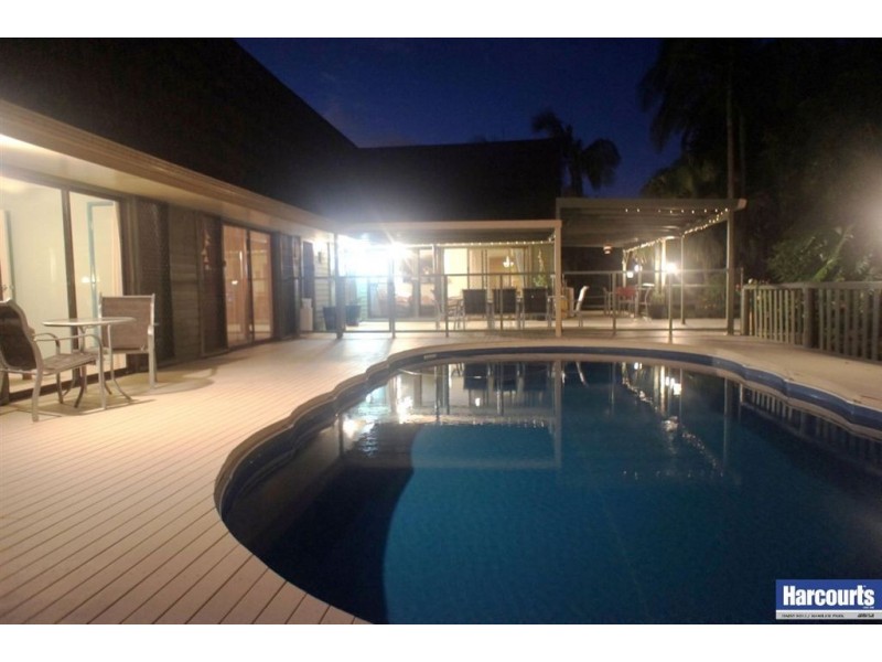 1 Cynthia Crescent, Springwood QLD 4127