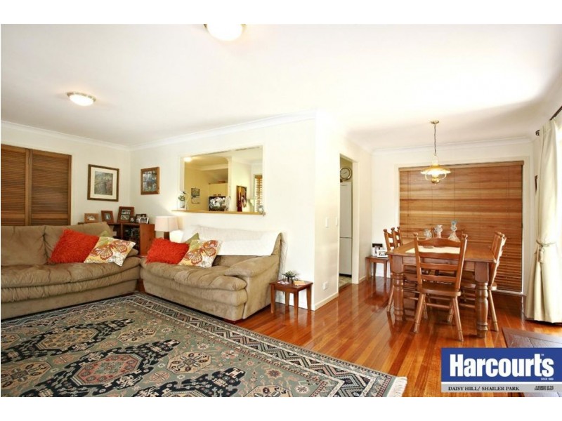1 Cynthia Crescent, Springwood QLD 4127