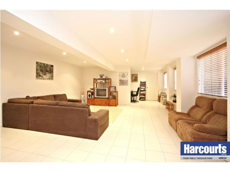 1 Cynthia Crescent, Springwood QLD 4127