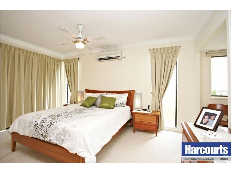 1 Cynthia Crescent, Springwood QLD 4127