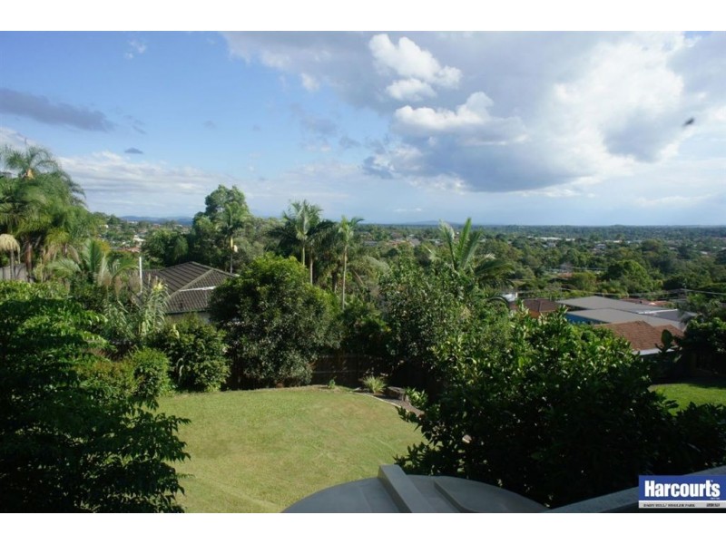 1 Cynthia Crescent, Springwood QLD 4127