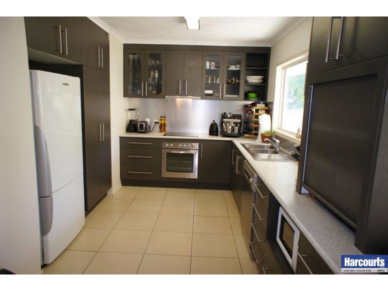 4 Eloise, Springwood QLD 4127