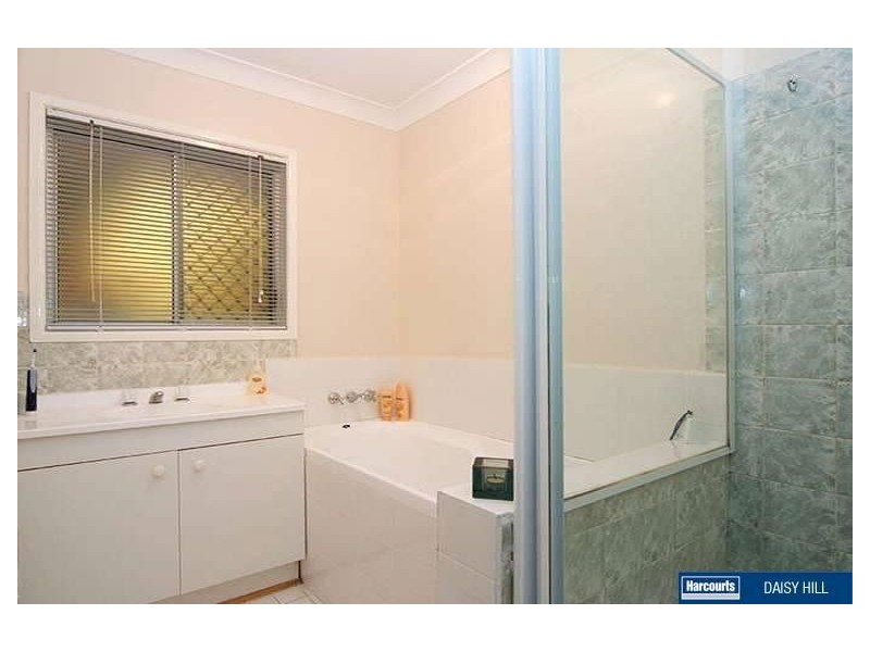 24 Tulip, Daisy Hill QLD 4127