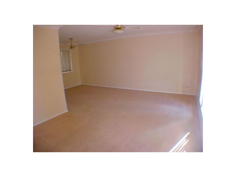 10 Haussman Crt, Meadowbrook QLD 4131