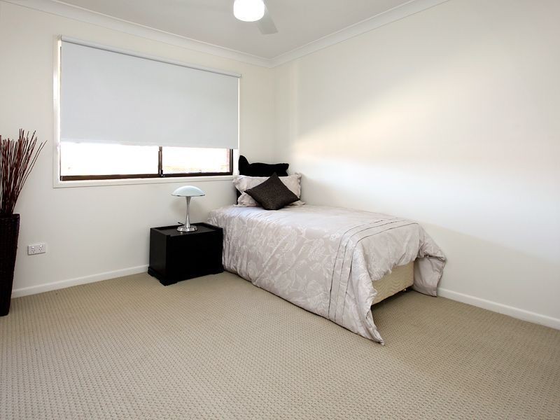 27/7 Chamberlain St, Rochedale South QLD 4123