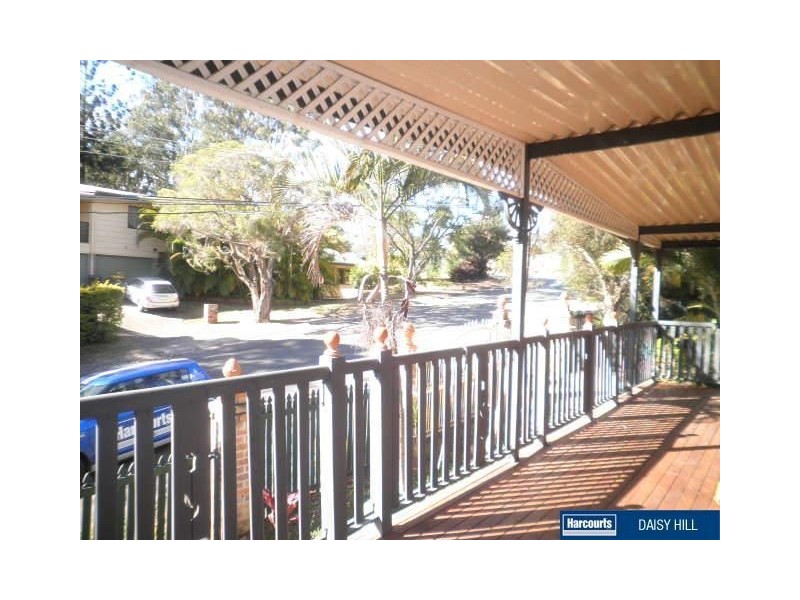 2 Mayflower, Daisy Hill QLD 4127