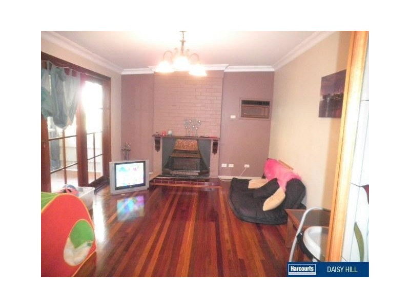 2 Mayflower, Daisy Hill QLD 4127