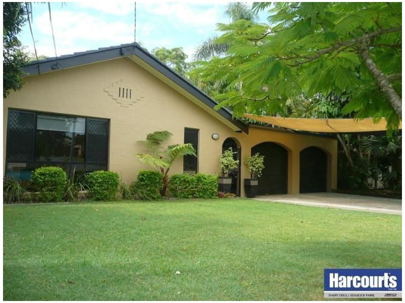 7 Wenlock Cres, Springwood QLD 4127