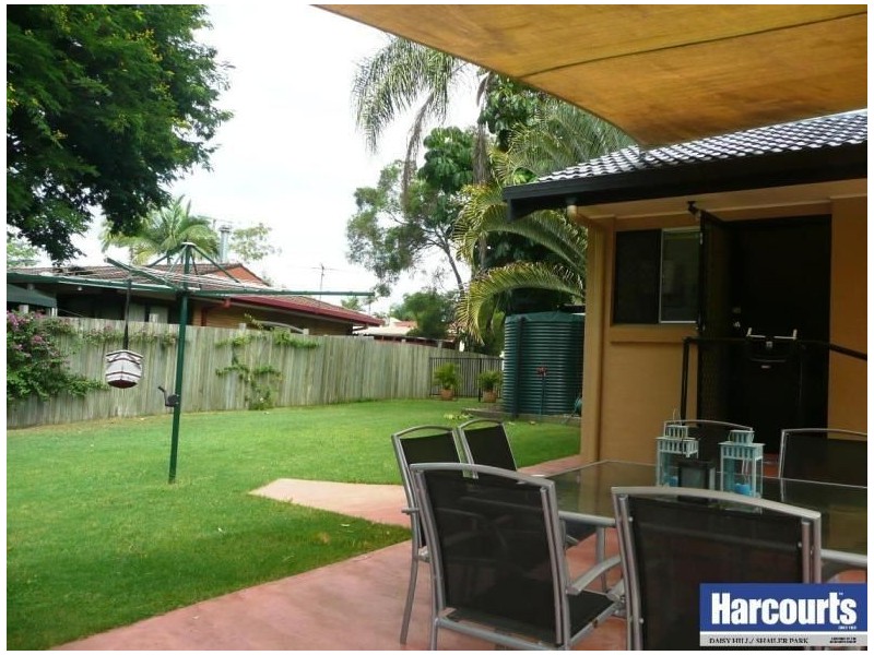 7 Wenlock Cres, Springwood QLD 4127