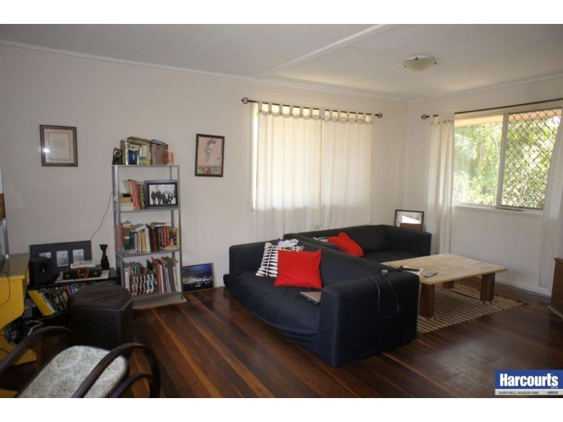 8 Bellis Street, Daisy Hill QLD 4127
