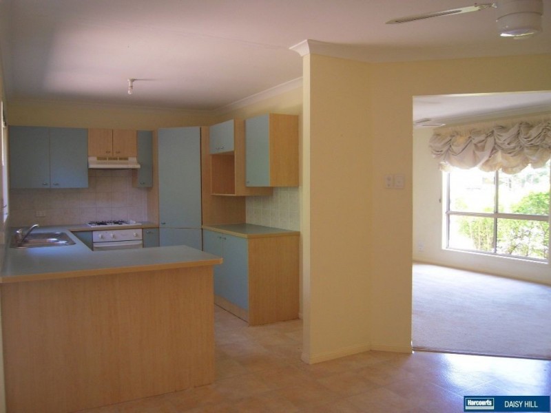 16 Lithfield Place, Loganholme QLD 4129